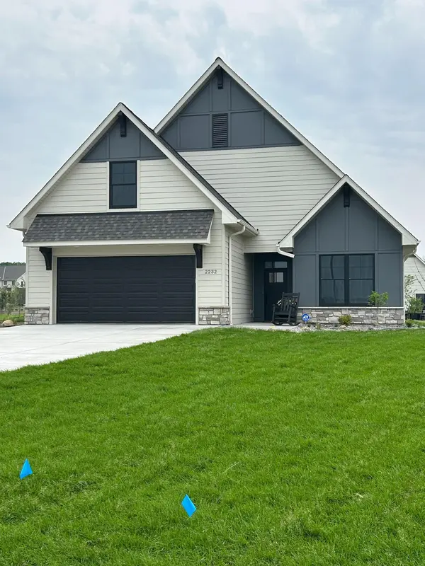 2349 Sharon LN, Hudson, WI 54016