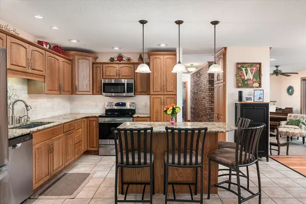 1184 Crescent Hills DR, La Crescent, MN 55947