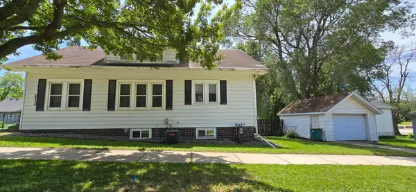 212 E 5th ST, Albert Lea, MN 56007