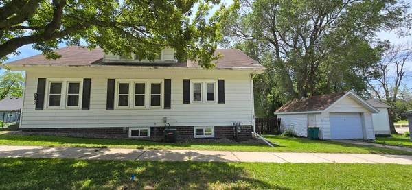 212 E 5th ST, Albert Lea, MN 56007