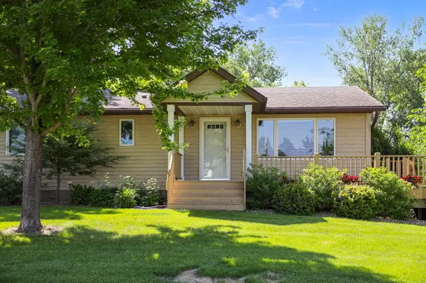 5414 Elkton TRL, Faribault, MN 55021