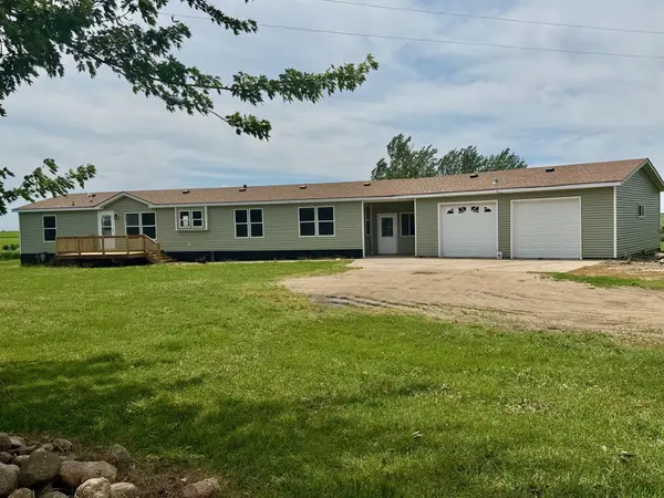 27229 State Highway 264, Worthington, MN 56187
