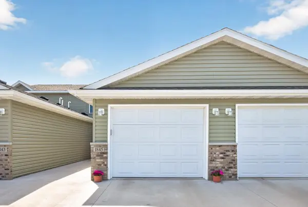 1845 Daniel LN NE, Stewartville, MN 55976
