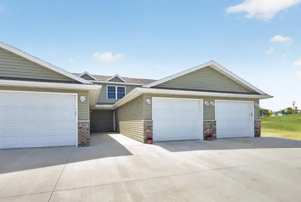 1845 Daniel LN NE, Stewartville, MN 55976