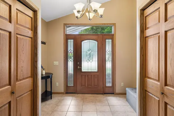 7240 Ticonderoga TRL, Eden Prairie, MN 55346