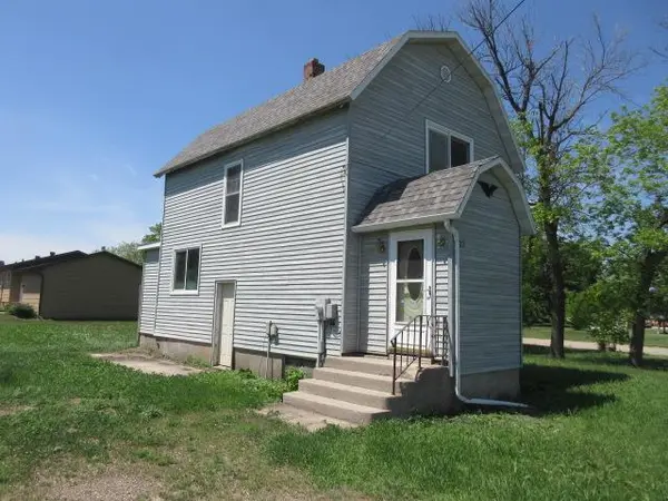 203 4th ST SW, Hillsboro, ND 58045