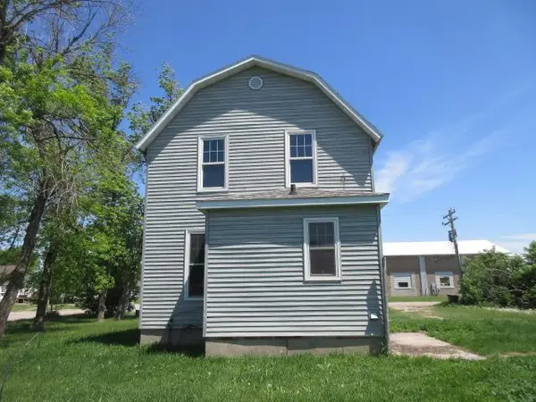 203 4th ST SW, Hillsboro, ND 58045