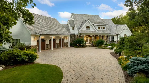 7317 Auto Club RD, Bloomington, MN 55438