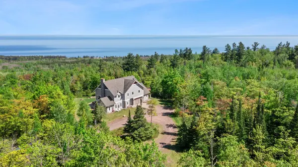 685 Cuttingwood RD, Two Harbors, MN 55616