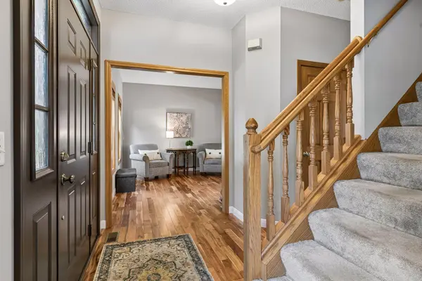 3794 Smithfield Curve, Woodbury, MN 55129