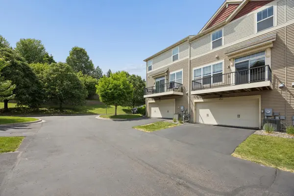 8405 Norwood LN N, Maple Grove, MN 55369