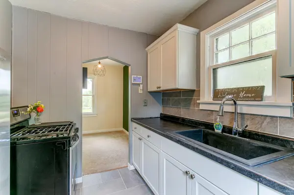 1612 County Road C E, Maplewood, MN 55109
