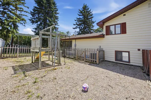 1304 26th AVE S, Moorhead, MN 56560