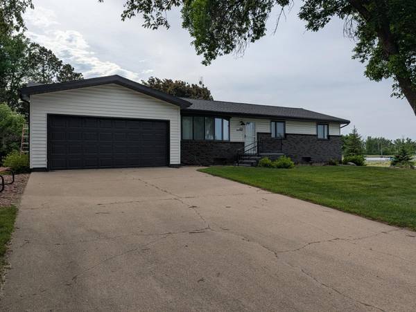 204 Wildwood AVE, Madison, MN 56256