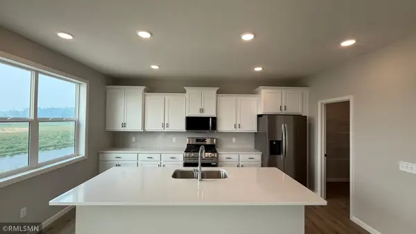 1667 Meadows DR, East Bethel, MN 55011