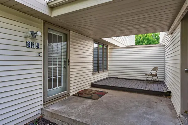 313 Elan CT, Woodbury, MN 55125