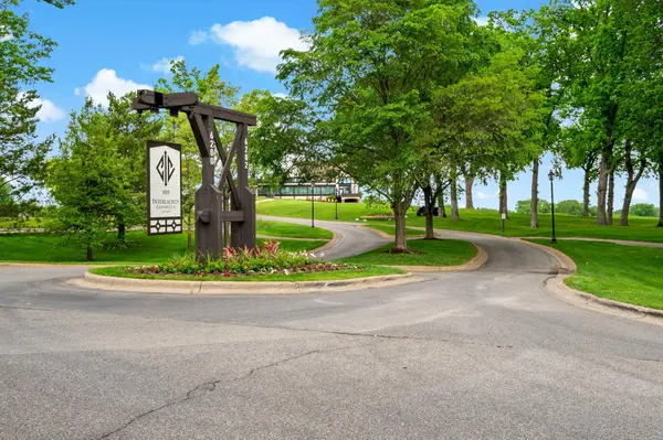 5801 Interlachen BLVD, Edina, MN 55436