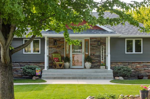 2111 Robins Nest SE, Alexandria, MN 56308