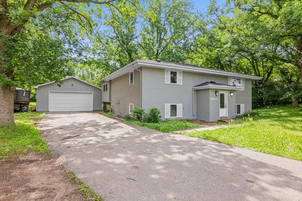 12238 S Robert TRL, Rosemount, MN 55068