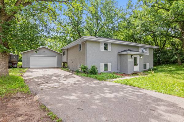 12238 S Robert TRL, Rosemount, MN 55068
