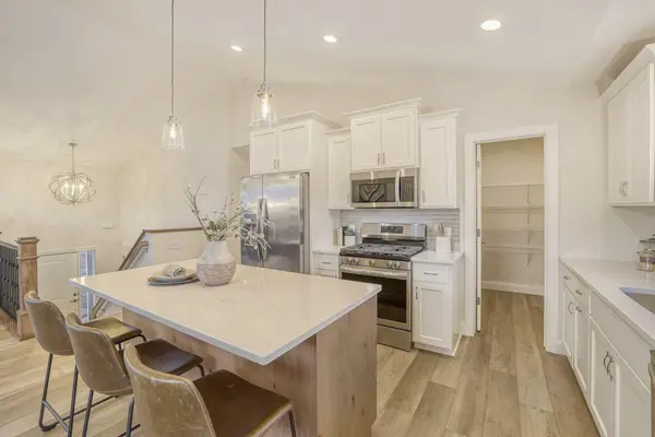 2885 Trinity DR, Shakopee, MN 55379