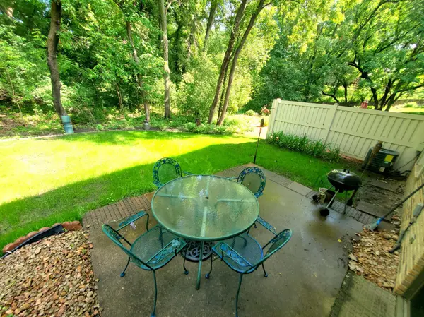 4504 Laramie TRL, Minnetonka, MN 55345