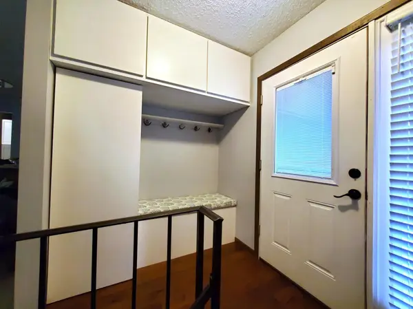 4504 Laramie TRL, Minnetonka, MN 55345