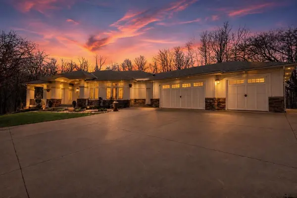 9401 Elm CT, Prior Lake, MN 55372