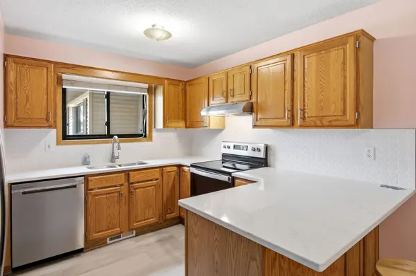 5305 Orleans LN N #6, Plymouth, MN 55442