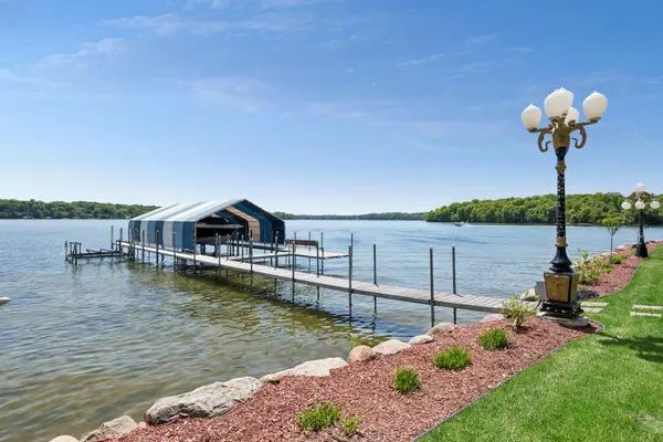 4100 Enchanted LN, Mound, MN 55364