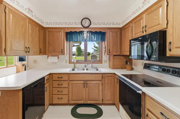 18 Mill AVE, Minnesota Lake, MN 56068