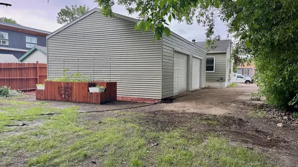 326 Elmwood AVE S, Fargo, ND 58103
