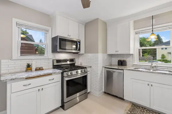 253 Washburn AVE N, Minneapolis, MN 55405