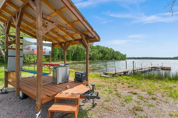5325 Fernwood TRL, North Branch, MN 55056