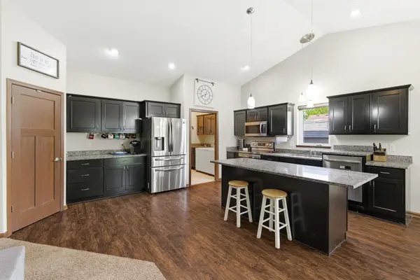 300 Tanager RD, Mankato, MN 56001