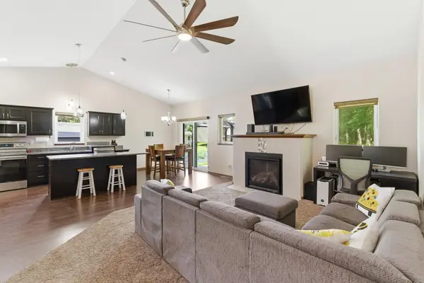 300 Tanager RD, Mankato, MN 56001