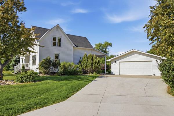 1323 S River DR, Moorhead, MN 56560