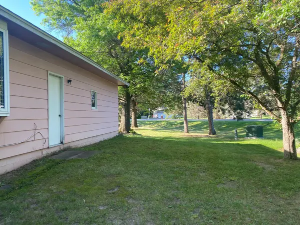 1007 10th AVE N, Princeton, MN 55371
