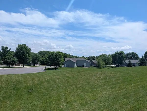 101 32nd AVE NE, Willmar, MN 56201