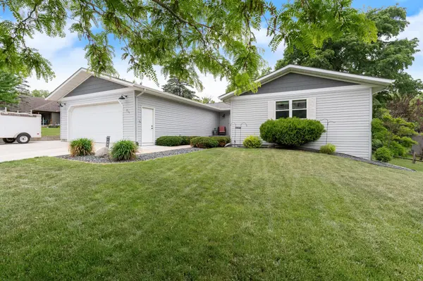 211 Sunrise DR, Medford, MN 55049