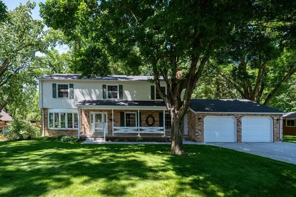 507 Knollwood DR NW, Willmar, MN 56201
