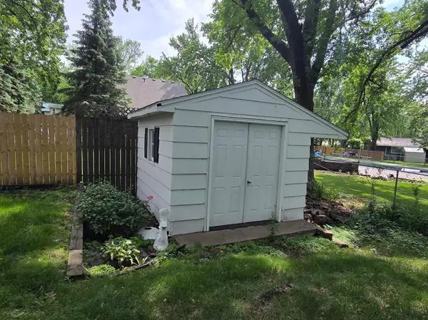 507 Knollwood DR NW, Willmar, MN 56201