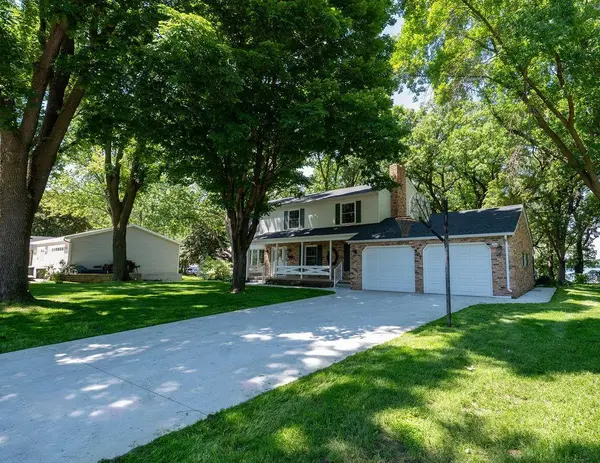 507 Knollwood DR NW, Willmar, MN 56201