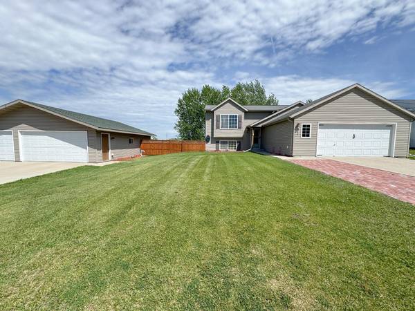 311 Cardinal PL, Audubon, MN 56511