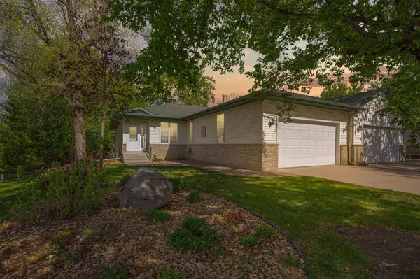 2129 Bard CT, Faribault, MN 55021