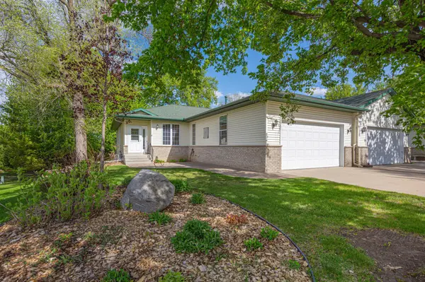 2129 Bard CT, Faribault, MN 55021