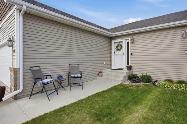 1426 Goldenwood DR, West Fargo, ND 58078