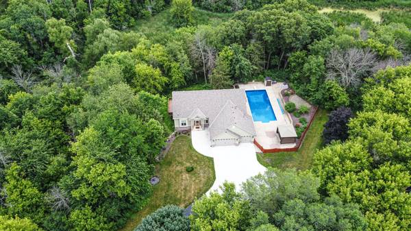 20881 Lake Ridge DR, Prior Lake, MN 55372