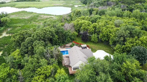 20881 Lake Ridge DR, Prior Lake, MN 55372