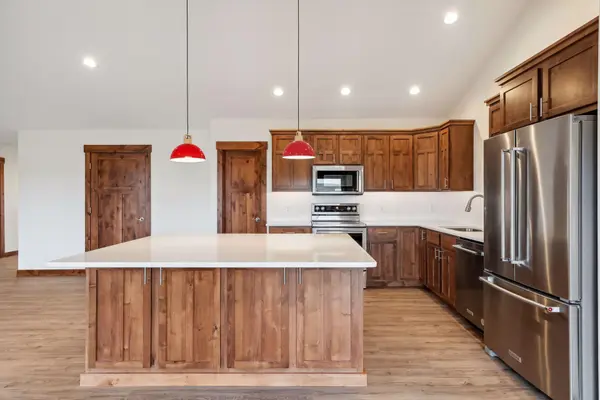 745 165th ST, Hammond, WI 54015